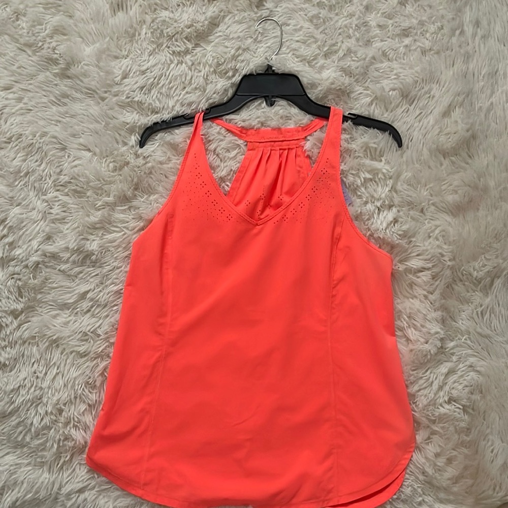 Lululemon, Coral